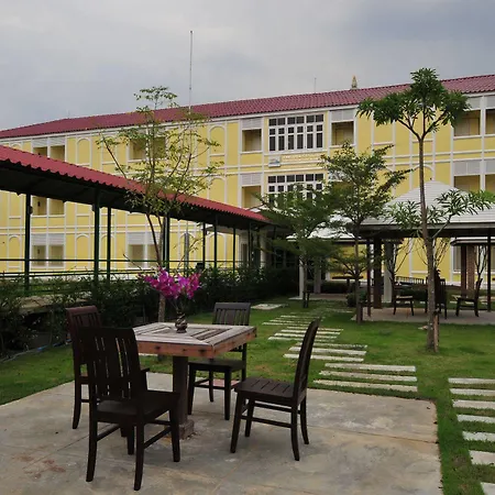 Rachakarun Park Resident Hotel